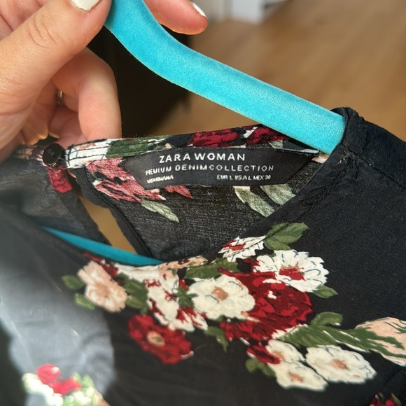 Zara floral mini dress - Picture 3 of 3
